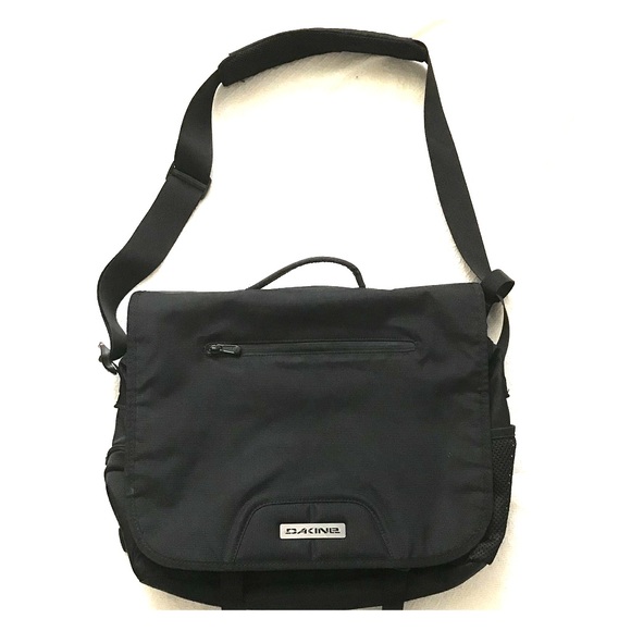 Dakine Other - Dakine Large Messenger Bag